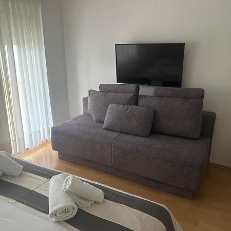 Apartmani Mira Vodice Exterior photo
