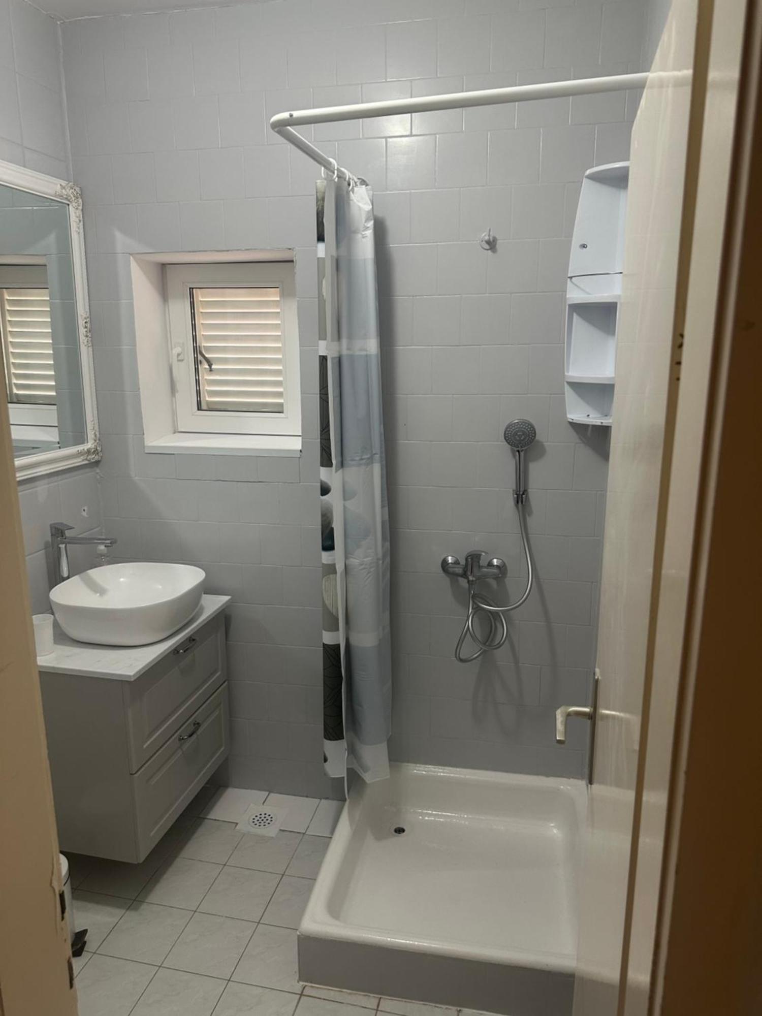 Apartmani Mira Vodice Exterior photo