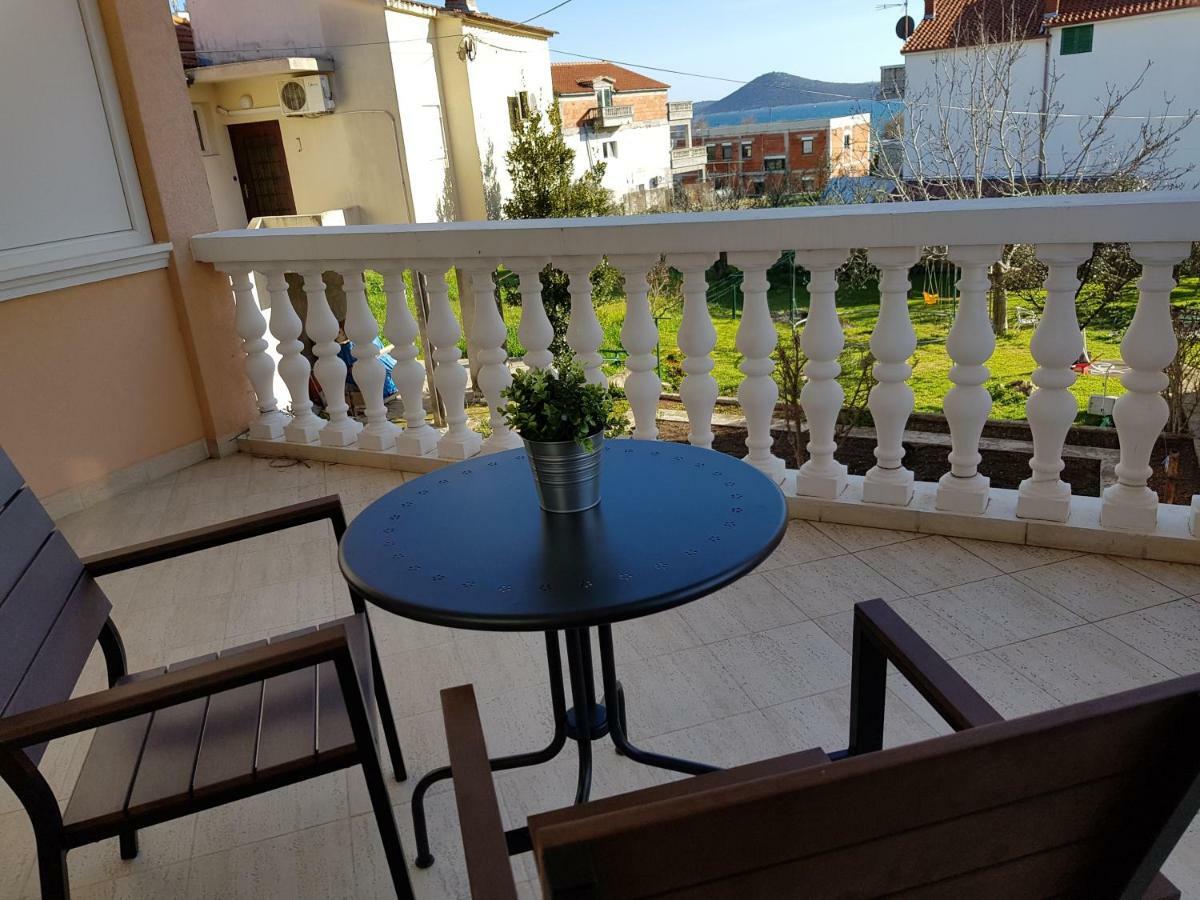 Apartmani Mira Vodice Exterior photo