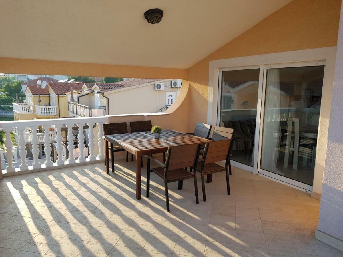 Apartmani Mira Vodice Exterior photo